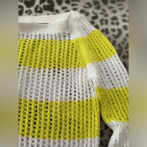 GapKids Striped Open Weave Sweater in Yellow & White Size Small 6 7 - Picture 6 of 17